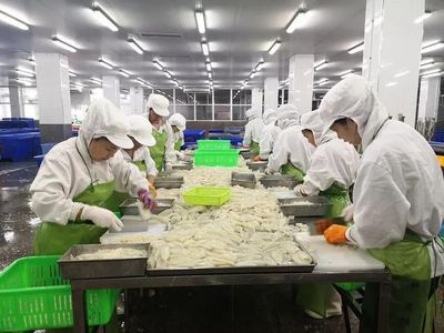蒜香牛蛙、紫菜虾滑…国家级粤菜师傅助力冠海水产预制菜研发,让"潮"味飘香全球