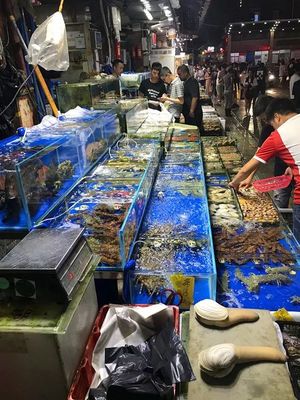 人间美味降临英德,小超人大闸蟹预定全城开启,一年一度你怎能错过呢?